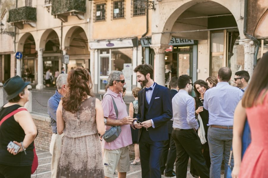 turisti saggi consigliano lo sposo turisti saggi consigliano lo sposo