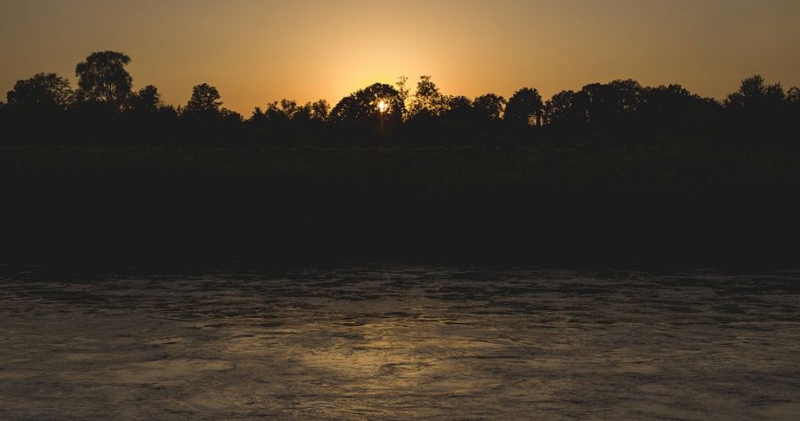 tramonto sul fiume tramonto sul fiume