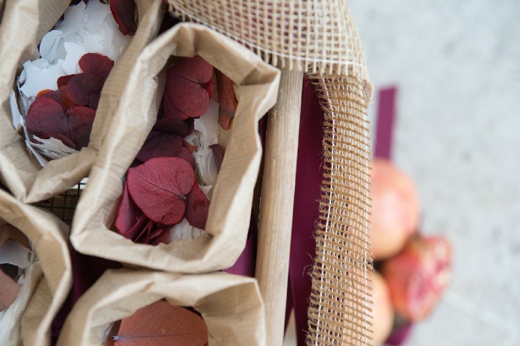 foglie autunnali esterno chiesa foglie autunnali esterno chiesa