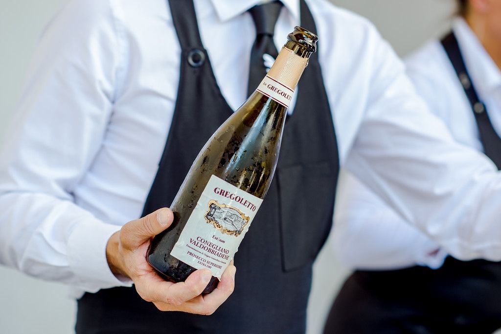 cameriere servizio matrimonio cameriere servizio matrimonio