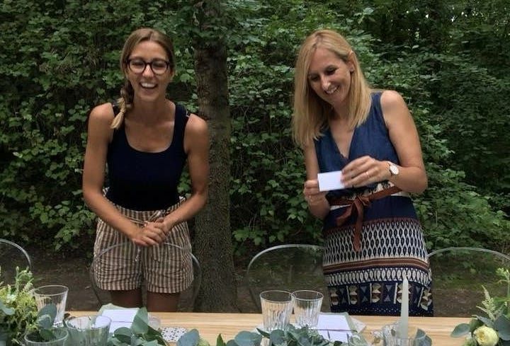 Io ed Elena fiori che lavoriamo divertendoci Io ed Elena fiori che lavoriamo divertendoci