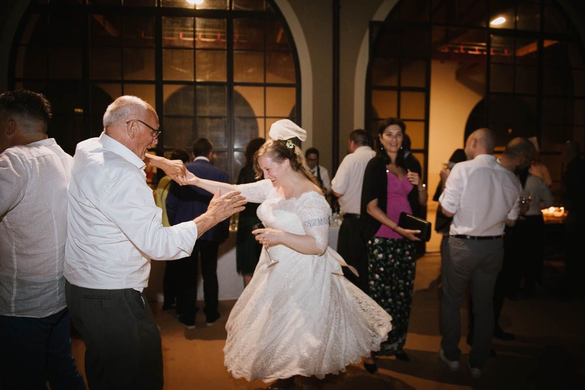 sposa felice balla sposa felice balla