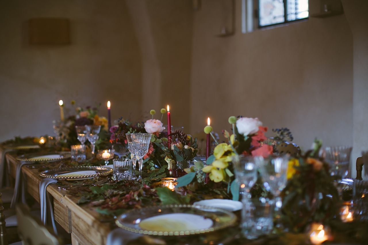 candele accese mise en place matrimonuo autunno candele accese mise en place matrimonuo autunno