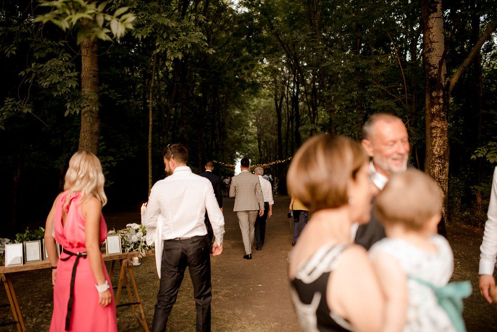gli ospiti si accomodano - valeria ferrari wedding planner lago di garda gli ospiti si accomodano - valeria ferrari wedding planner lago di garda