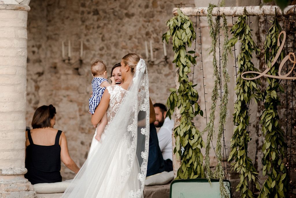 sposa e ospiti sposa e ospiti