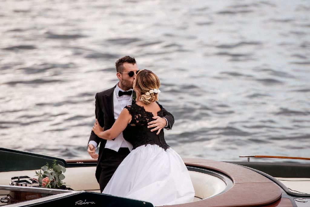 kiss on the water - valeria ferrari weddings kiss on the water - valeria ferrari weddings