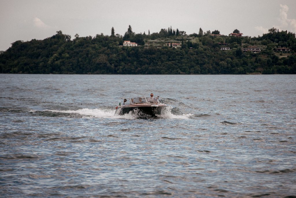 arrivano gli sposi - matrimonio lago di garda  arrivano gli sposi - matrimonio lago di garda