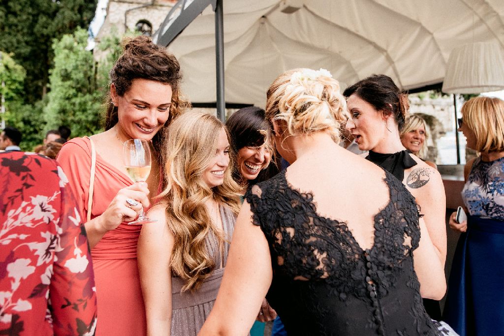 bride and friends - destination wedding italy bride and friends - destination wedding italy