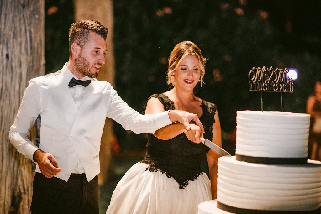 taglio della torta - bianco e nero taglio della torta - bianco e nero