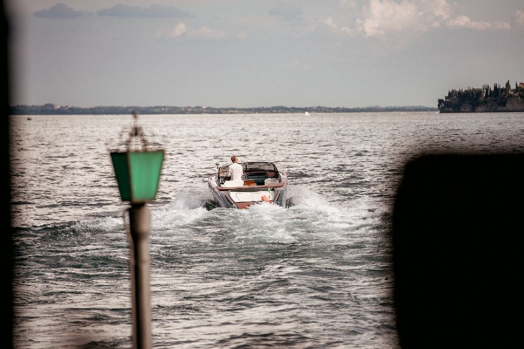 boat on lake garda - valeria ferrari weddings boat on lake garda - valeria ferrari weddings