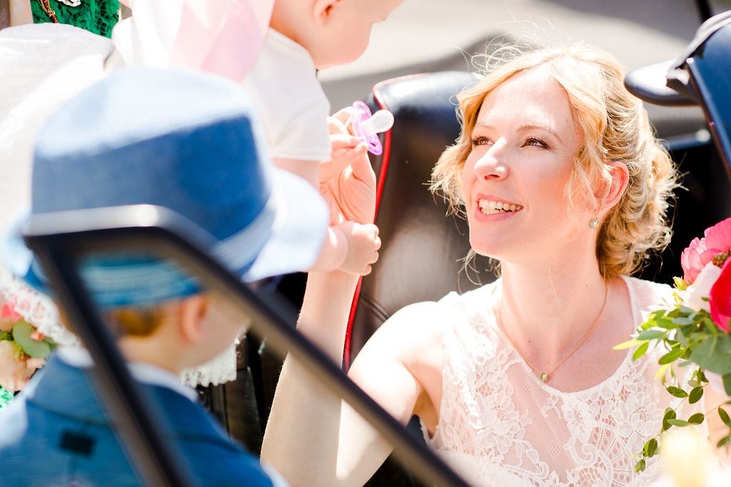 sposa e bambina - bride and baby girl